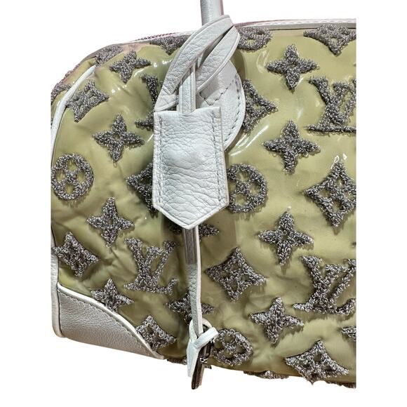 Louis Vuitton Bouclettes Speedy 25
Runway Top Handle Bag w/Clochette
Key Lock - Picture 5 of 14